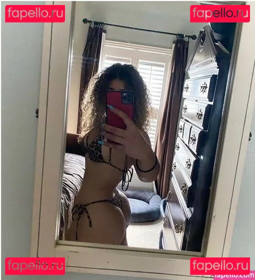 JustYeliz Onlyfans Photo Gallery 