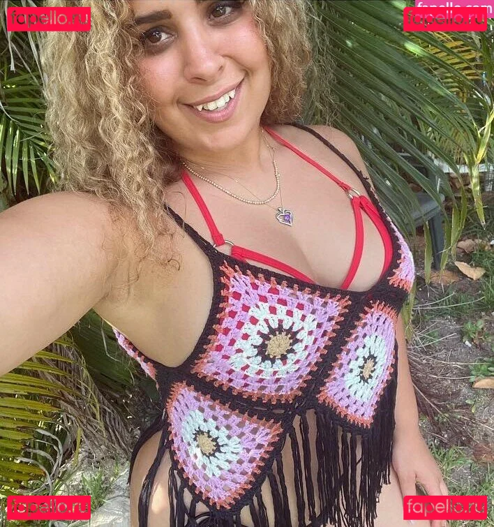 JustYeliz Onlyfans Photo Gallery 