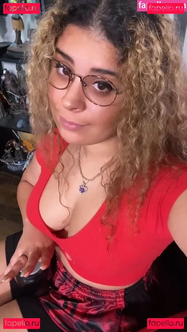 JustYeliz Onlyfans Photo Gallery 