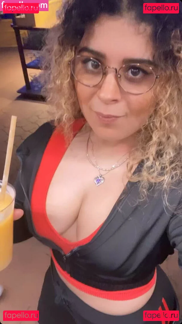 JustYeliz Onlyfans Photo Gallery 