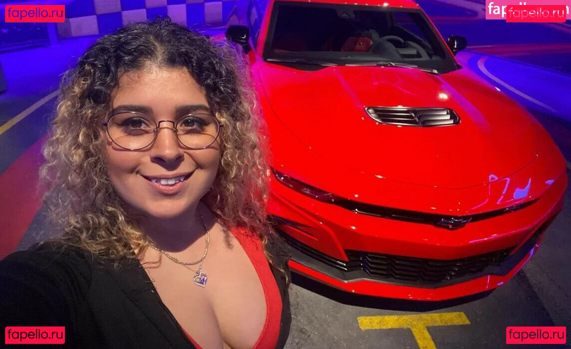 JustYeliz Onlyfans Photo Gallery 