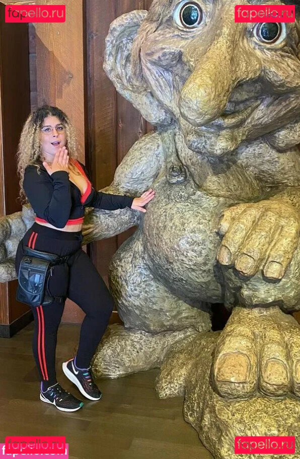 JustYeliz Onlyfans Photo Gallery 