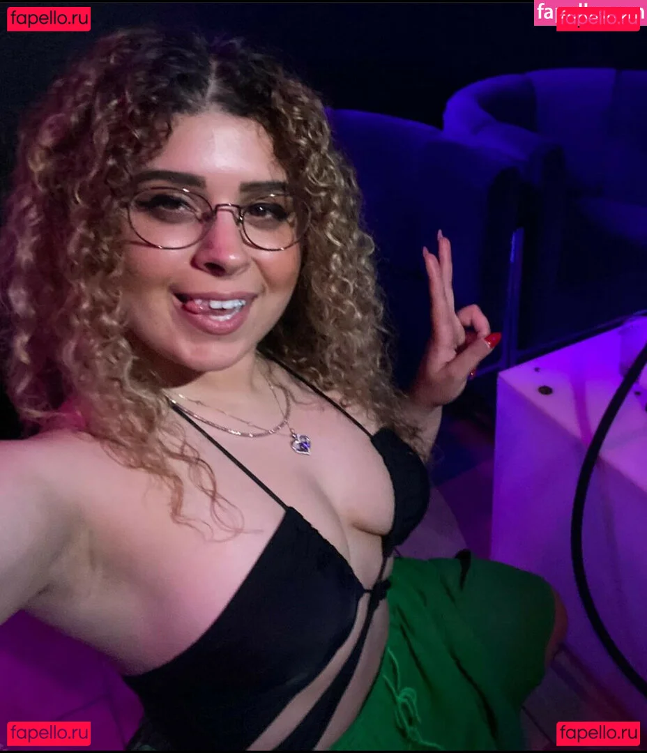 JustYeliz Onlyfans Photo Gallery 