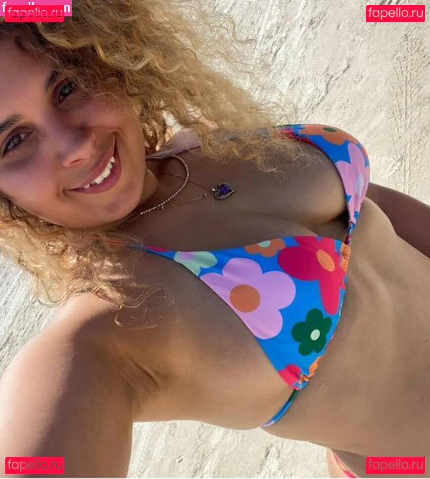 JustYeliz Onlyfans Photo Gallery 