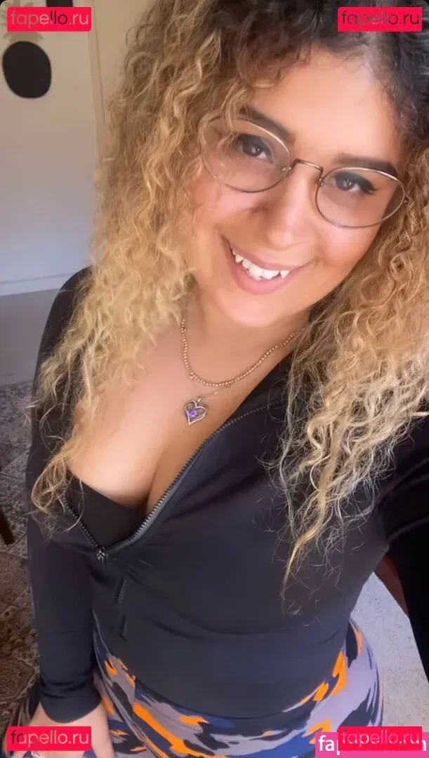 JustYeliz Onlyfans Photo Gallery 