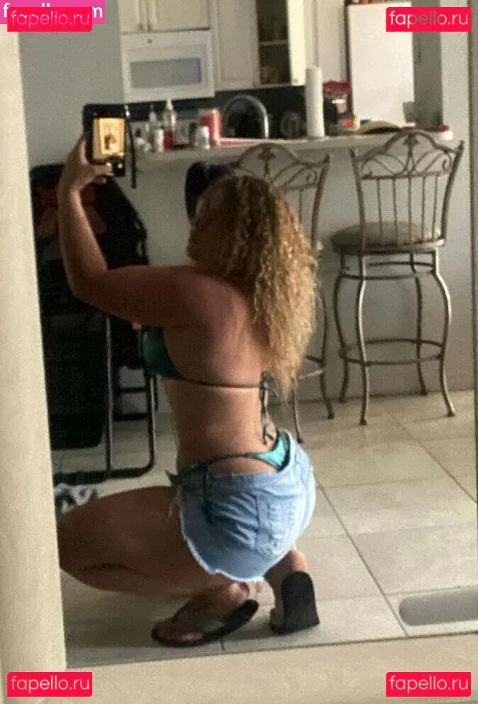 JustYeliz Onlyfans Photo Gallery 