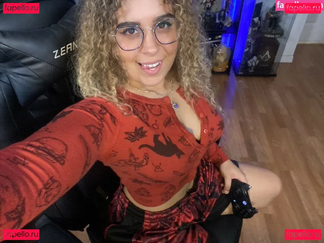 JustYeliz Onlyfans Photo Gallery 