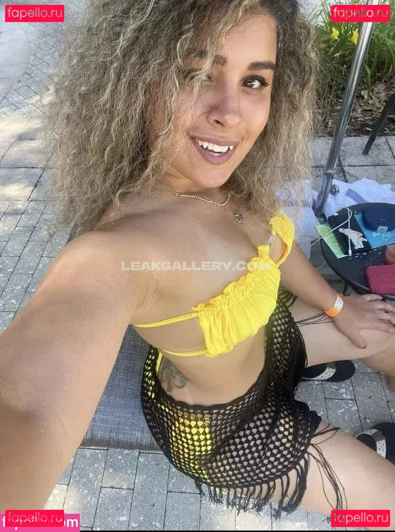 JustYeliz Onlyfans Photo Gallery 