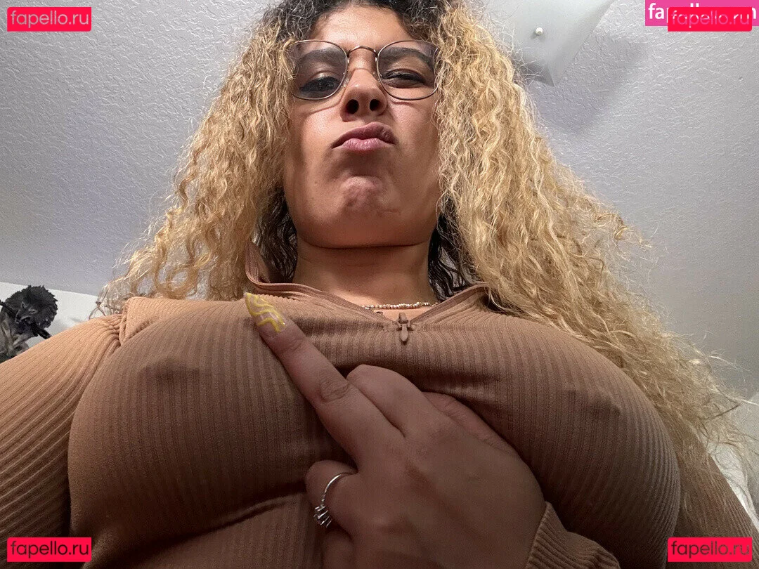 JustYeliz Onlyfans Photo Gallery 