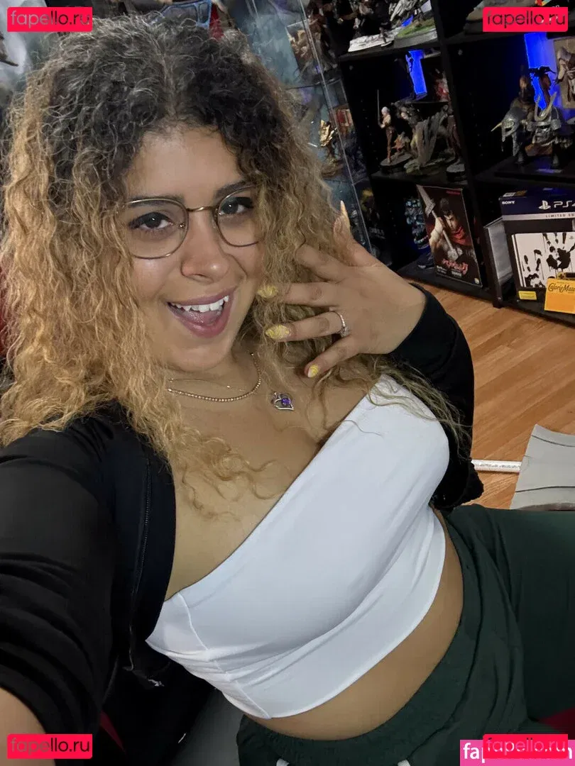 JustYeliz Onlyfans Photo Gallery 