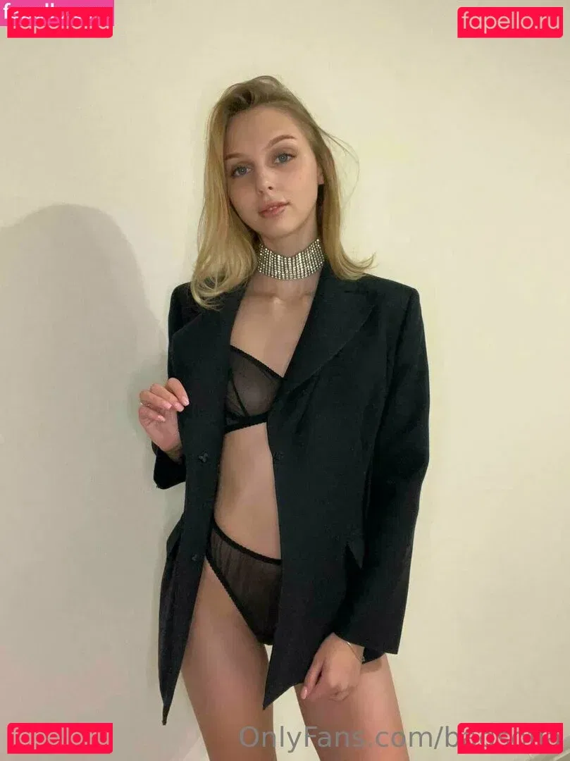 badsofiaaa Onlyfans Photo Gallery 