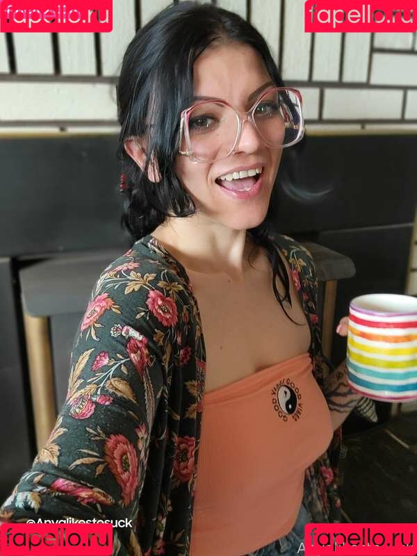 Anyalikestosuck Onlyfans Photo Gallery 