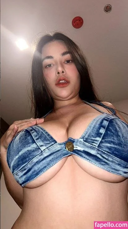 ASMR Wan Onlyfans Photo Gallery 