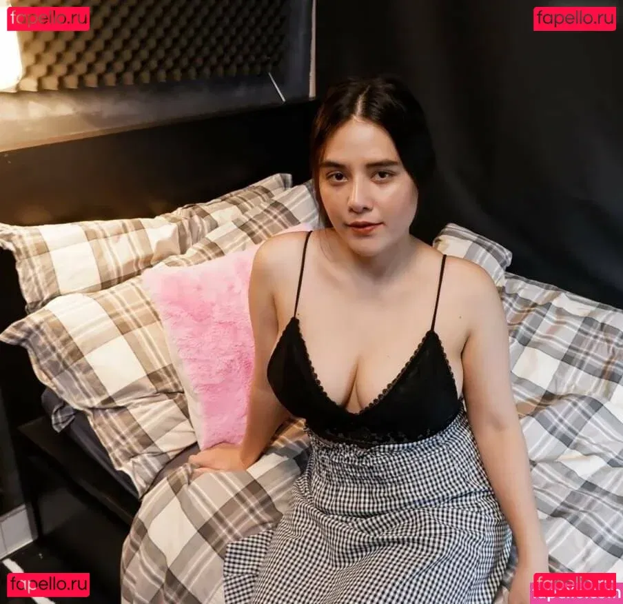 ASMR Wan Onlyfans Photo Gallery 