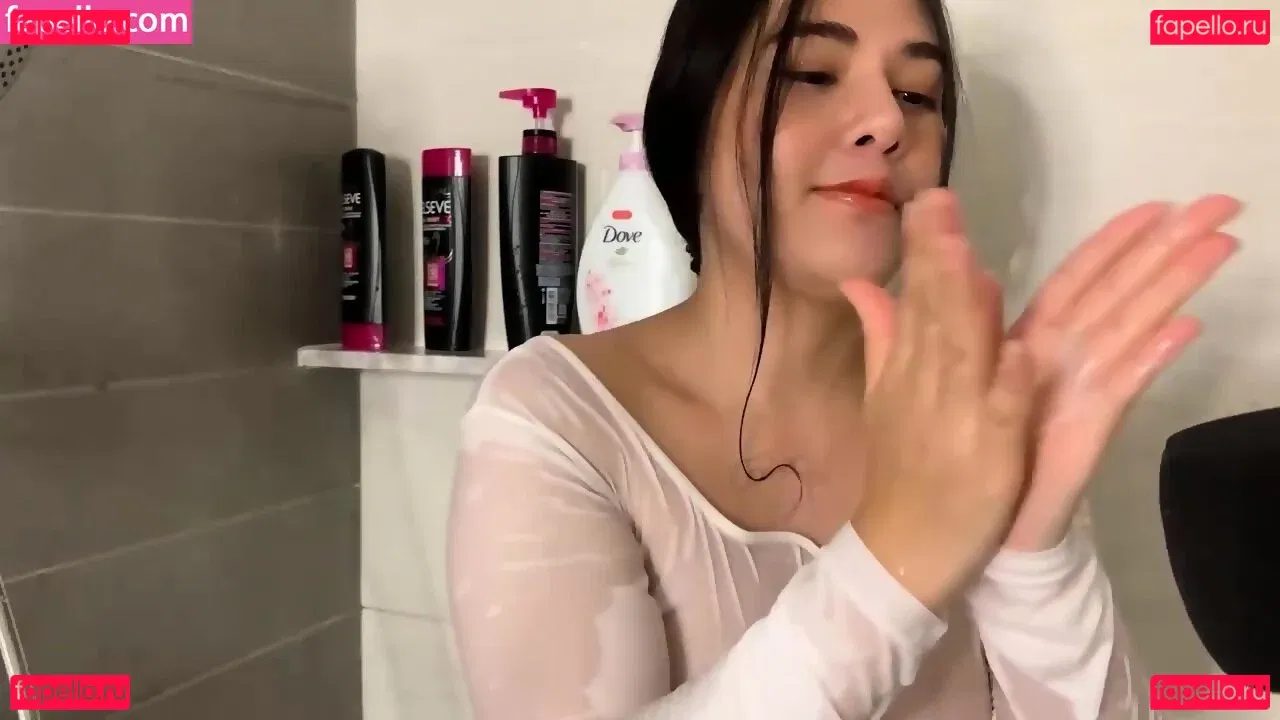 ASMR Wan Onlyfans Photo Gallery 