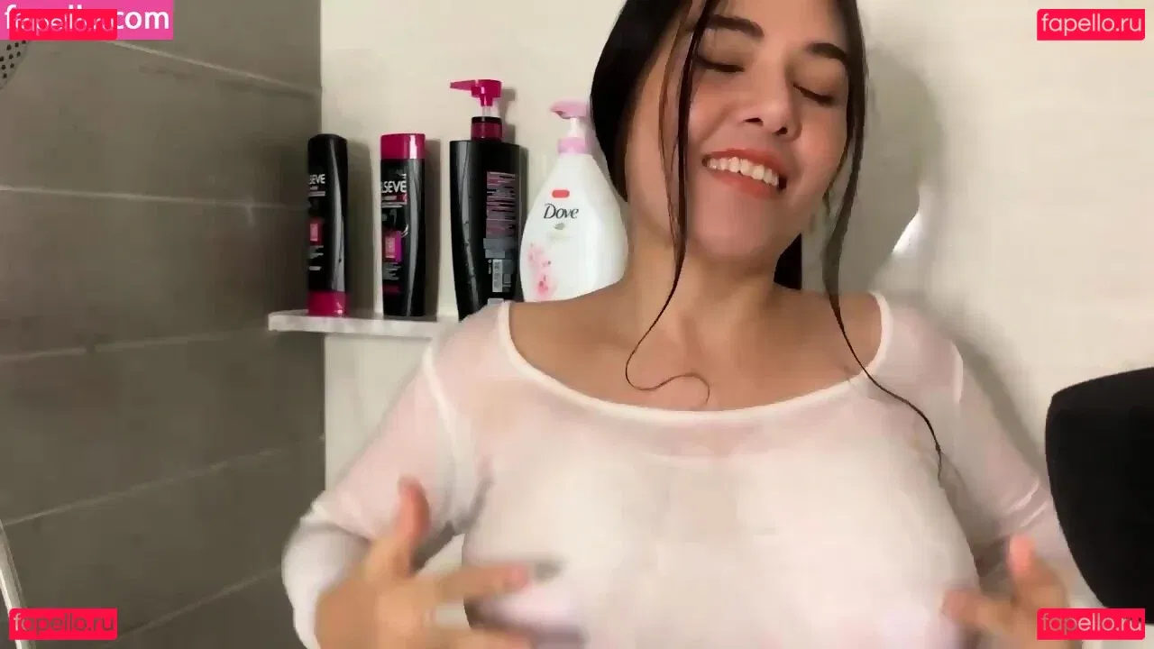 ASMR Wan Onlyfans Photo Gallery 