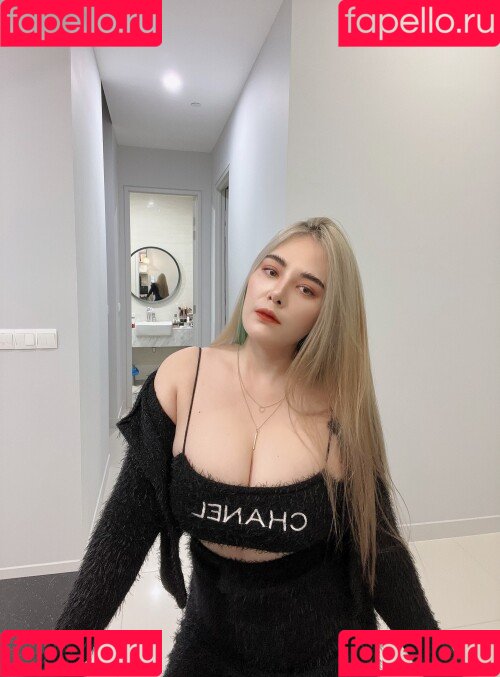 ASMR Wan Onlyfans Photo Gallery 