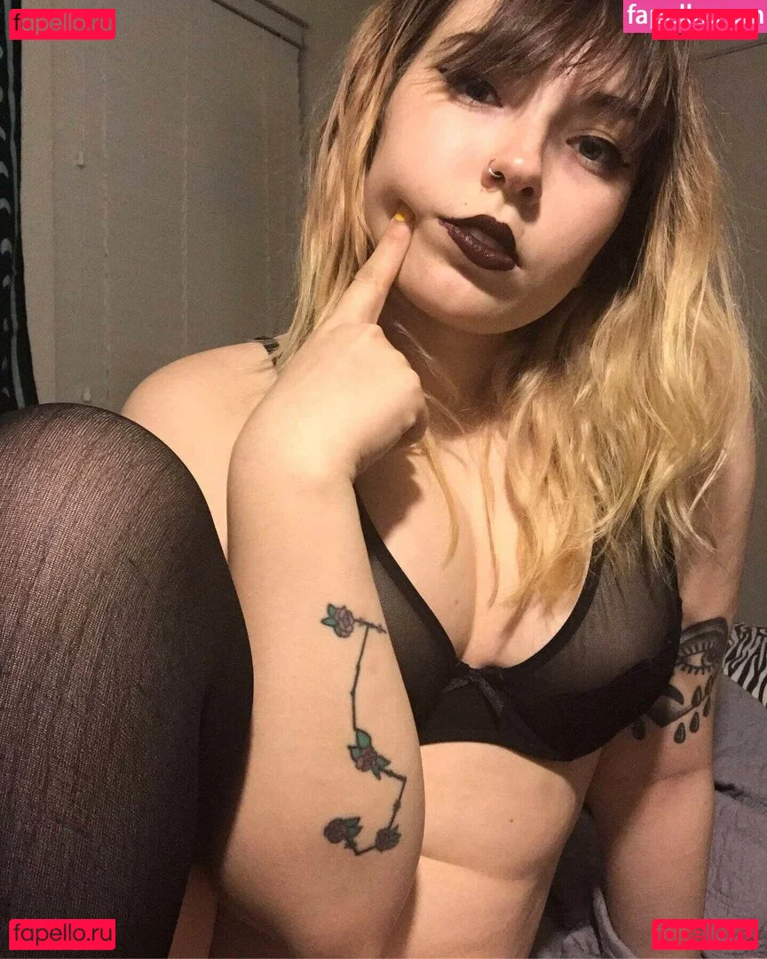 beelzebubsuwu Onlyfans Photo Gallery 