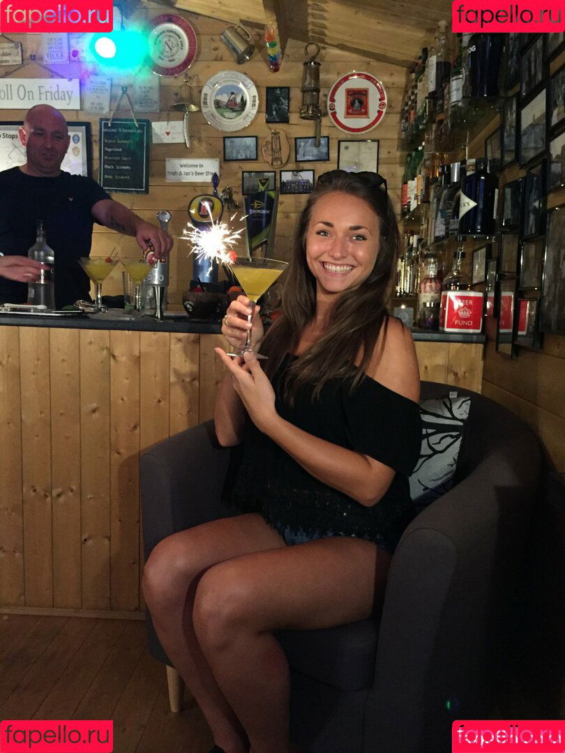 Charis Lister Onlyfans Photo Gallery 