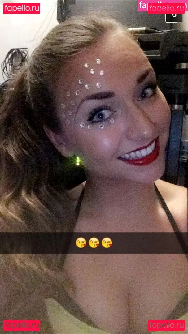 Charis Lister Onlyfans Photo Gallery 