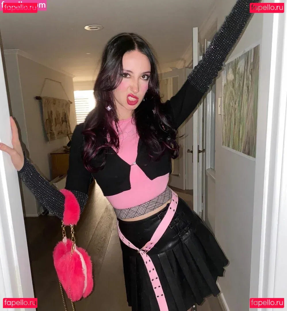 Issy H Onlyfans Photo Gallery 