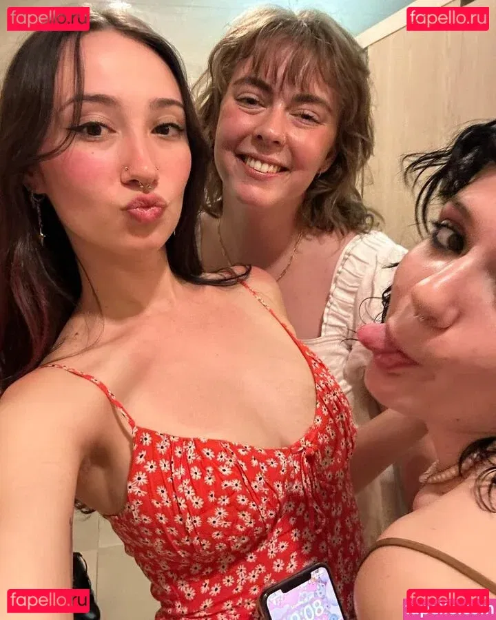 Issy H Onlyfans Photo Gallery 