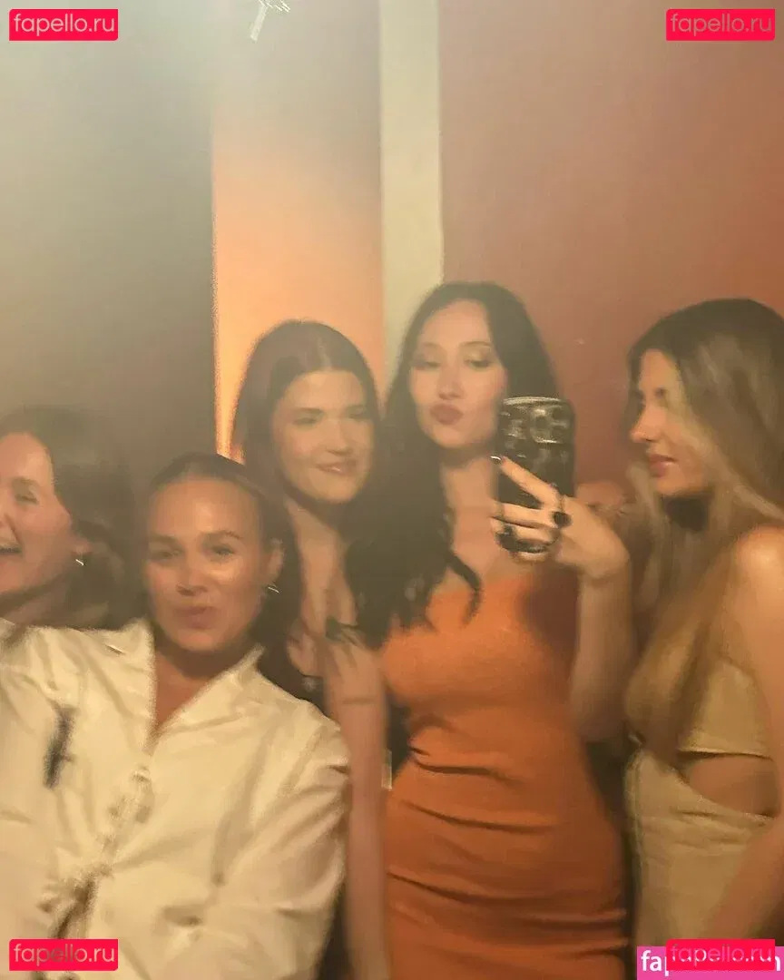 Issy H Onlyfans Photo Gallery 