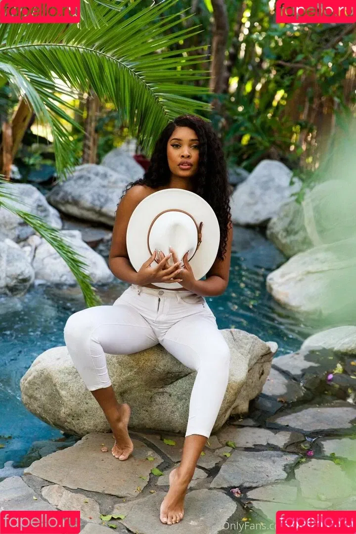 phoenixskye Onlyfans Photo Gallery 