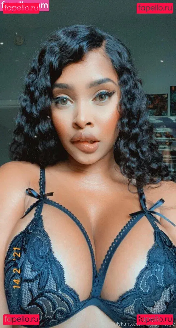 phoenixskye Onlyfans Photo Gallery 