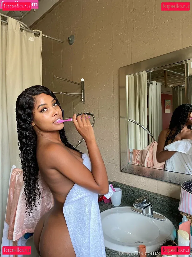 phoenixskye Onlyfans Photo Gallery 