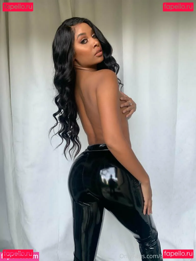 phoenixskye Onlyfans Photo Gallery 