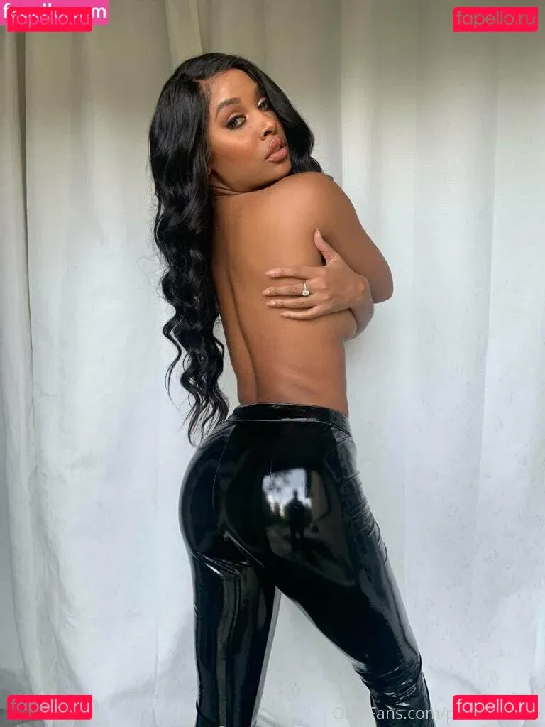 phoenixskye Onlyfans Photo Gallery 