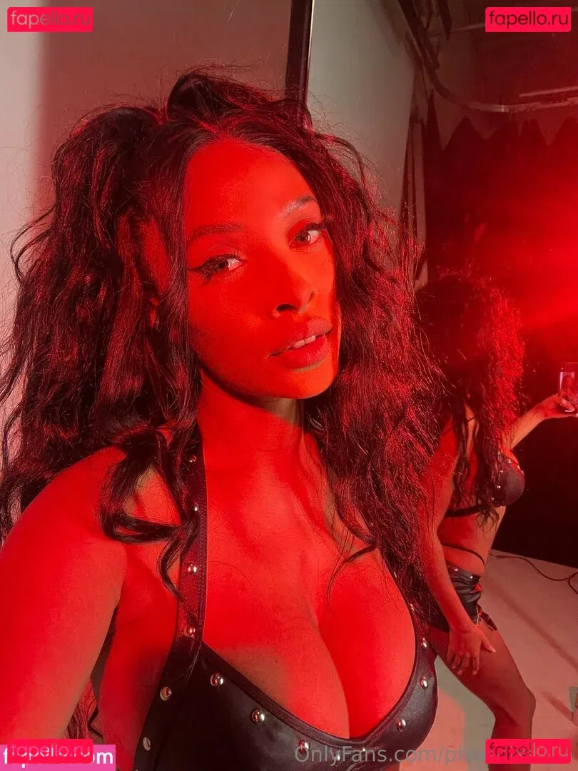 phoenixskye Onlyfans Photo Gallery 