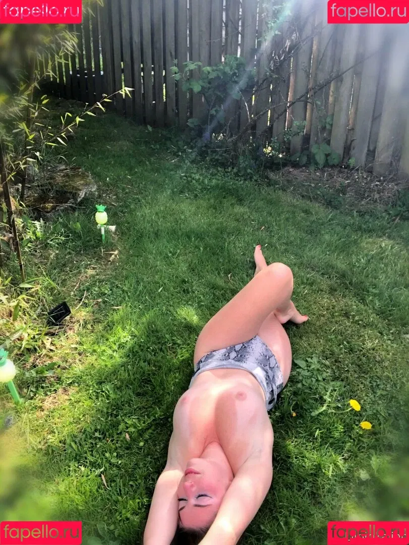 lilpinkalien Onlyfans Photo Gallery 