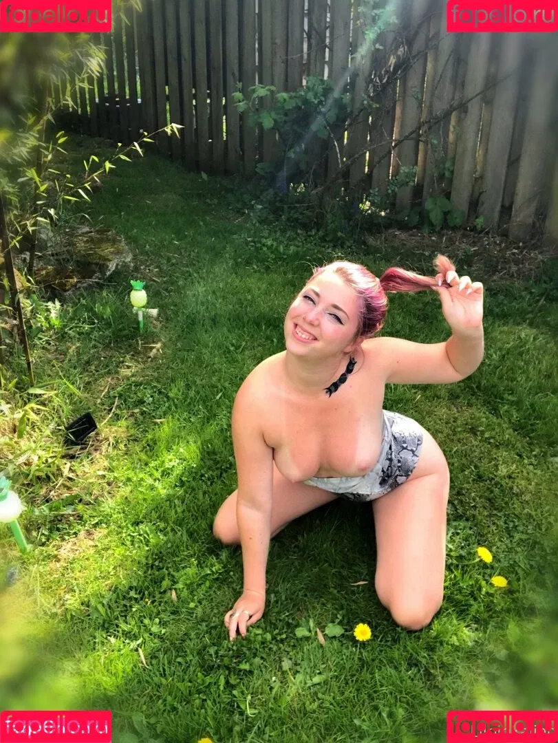lilpinkalien Onlyfans Photo Gallery 