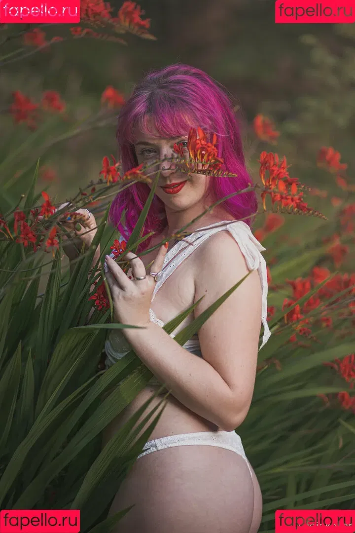 lilpinkalien Onlyfans Photo Gallery 