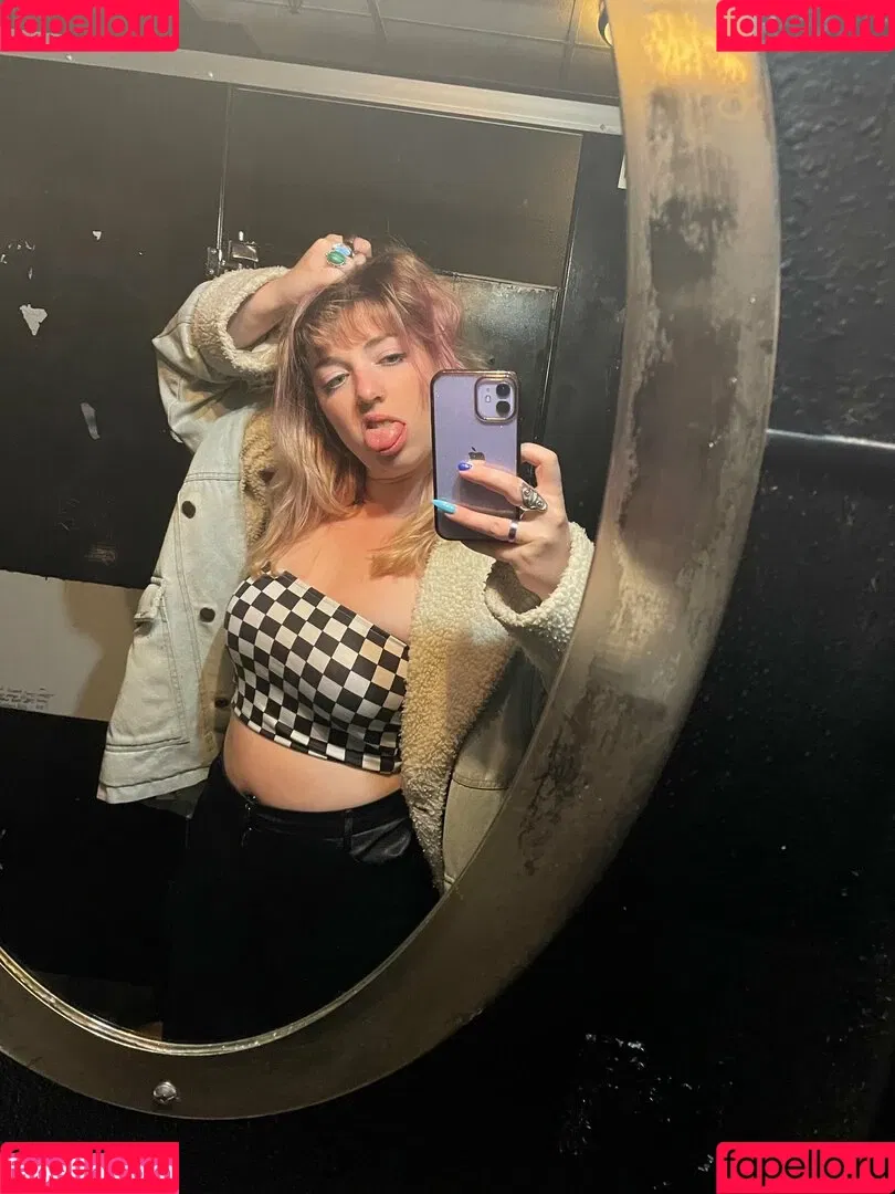 lilpinkalien Onlyfans Photo Gallery 