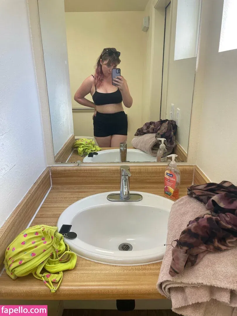 lilpinkalien Onlyfans Photo Gallery 