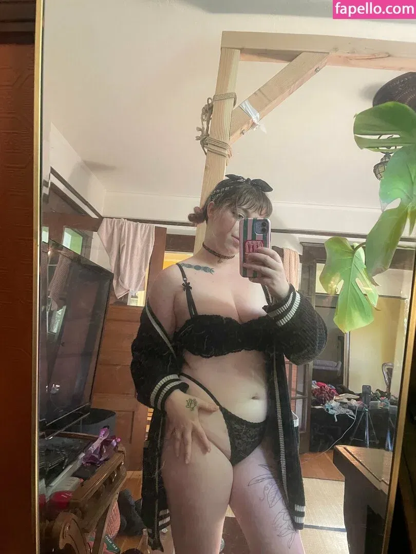 lilpinkalien Onlyfans Photo Gallery 