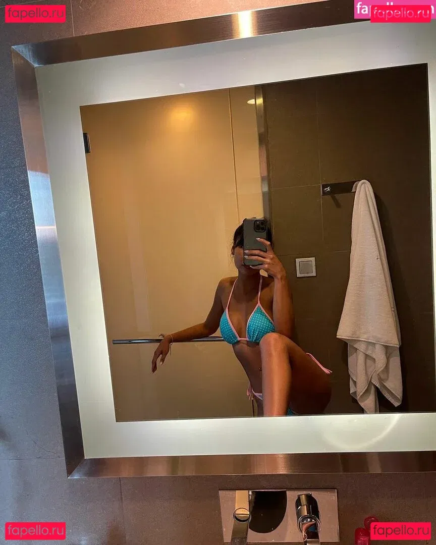 Anaisanais70_ Onlyfans Photo Gallery 