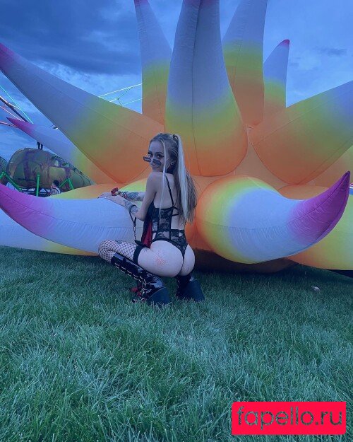 _li.si_ Onlyfans Photo Gallery 