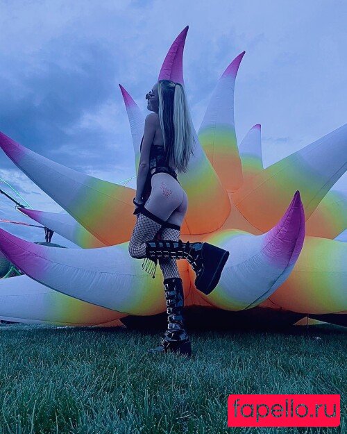 _li.si_ Onlyfans Photo Gallery 