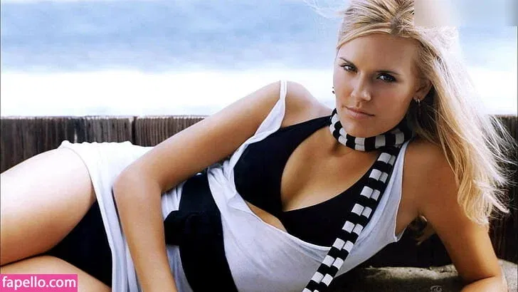 Maggie Grace Onlyfans Photo Gallery 
