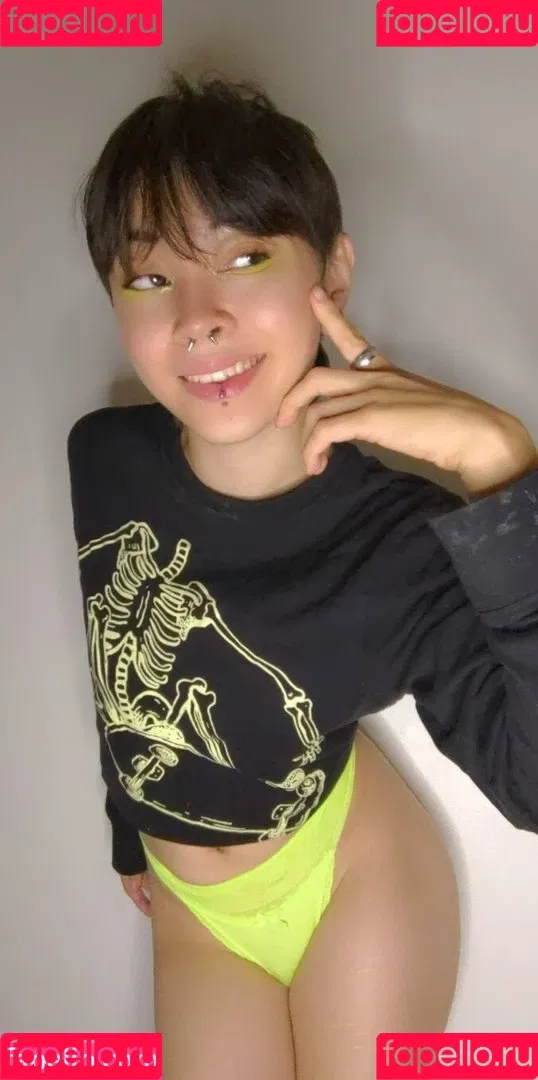 emberetsuko Onlyfans Photo Gallery 