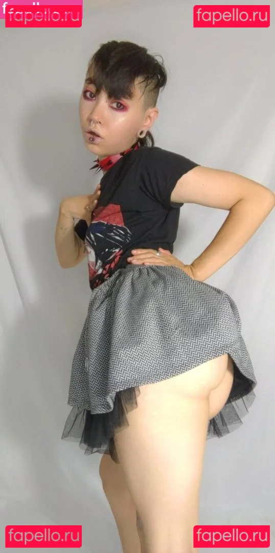 emberetsuko Onlyfans Photo Gallery 