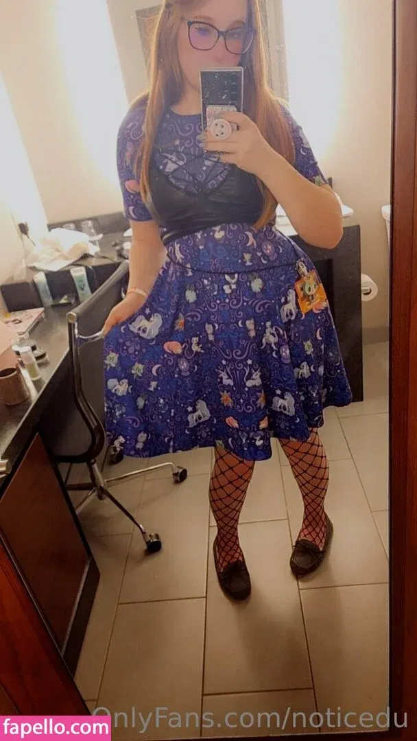 noticedu Onlyfans Photo Gallery 