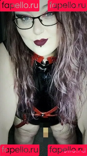 obeymisselle Onlyfans Photo Gallery 
