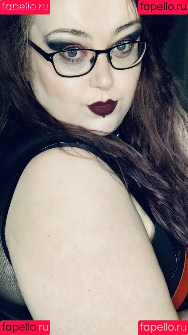 obeymisselle Onlyfans Photo Gallery 