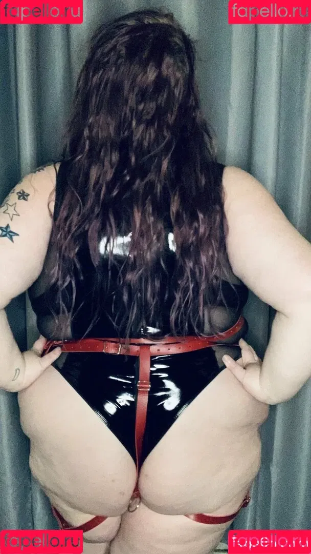 obeymisselle Onlyfans Photo Gallery 