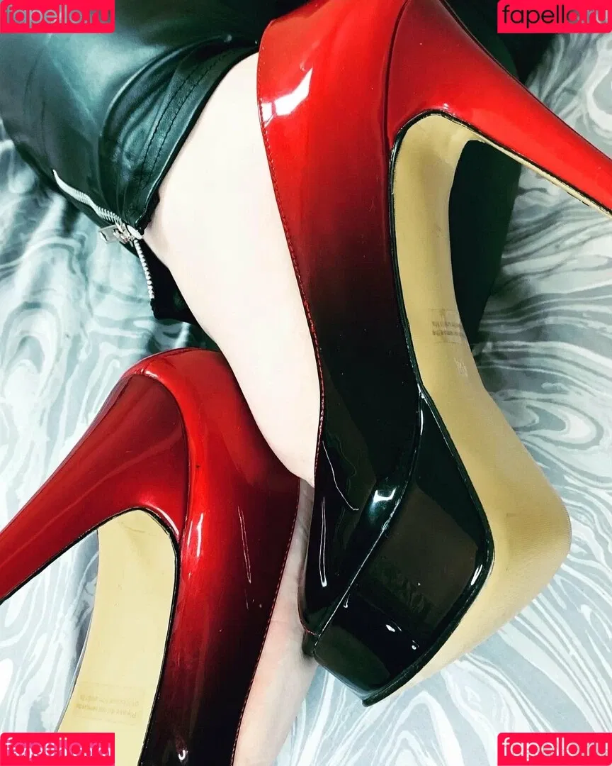 obeymisselle Onlyfans Photo Gallery 